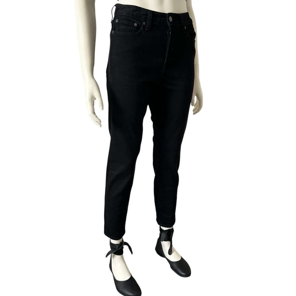 Levi's Women's Black Ankle Crop Jeans size 28